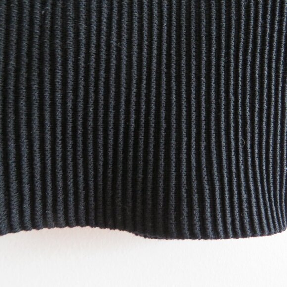 Aritzia Black Ribbed Crop Top - Picture 10 of 13